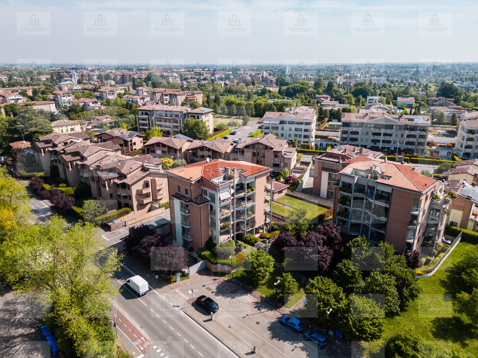 Ampio Trilocale con Terrazzo e Garage nella Prestigiosa Zona Sud